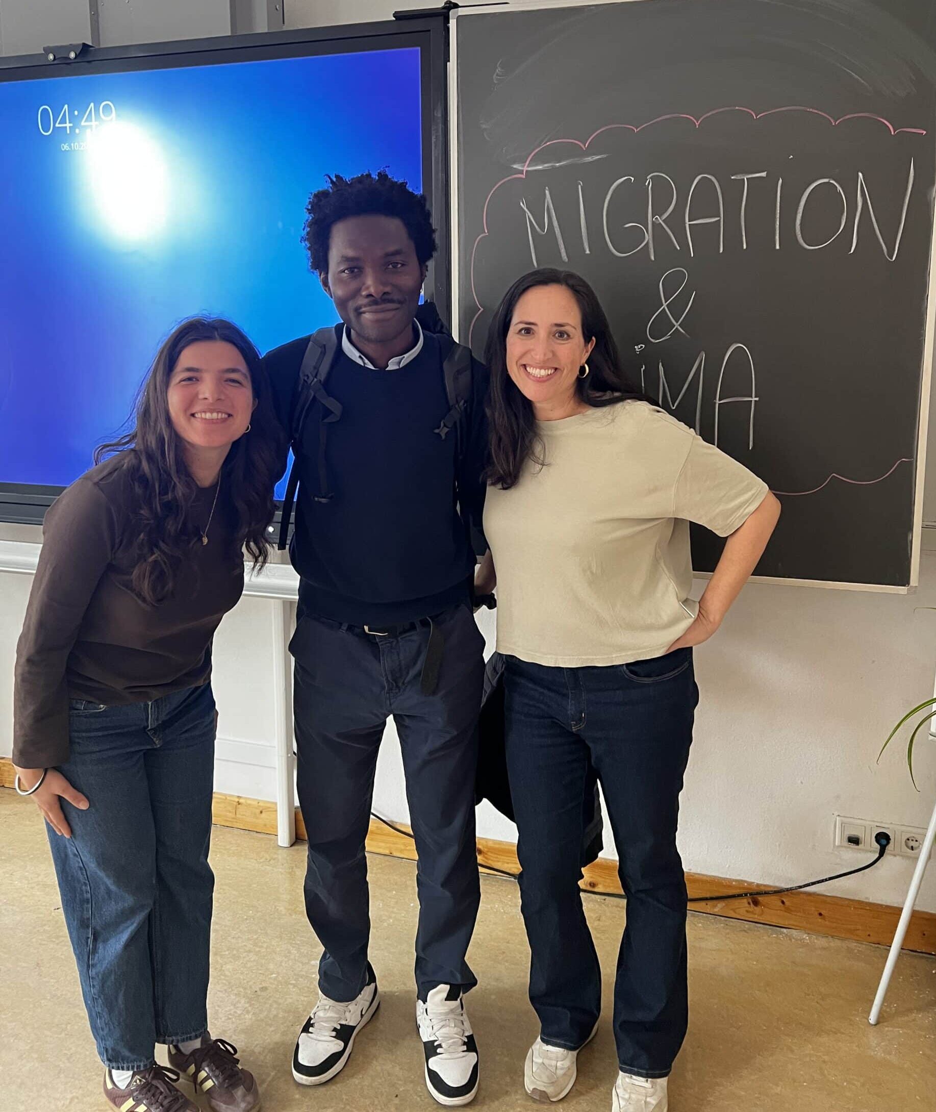 Das Workshop-Team (von links): Lina Zoubir (MM), Segun Charles Sule (querstadtein) und Sophia Burton (MM)
“ srcset=